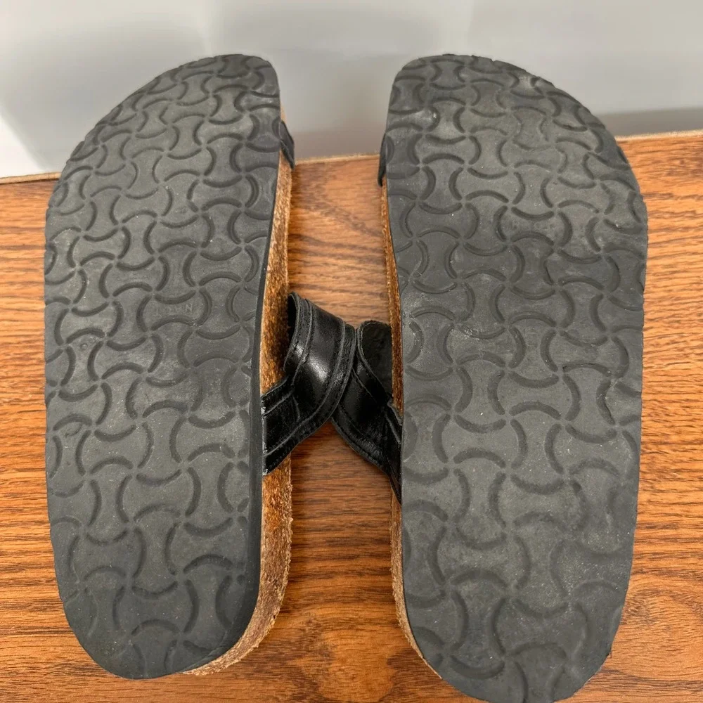 Naot Malibu‎ Sandals Women 38 Rhinestone T-Strap Hook Loop Black Leather Modern